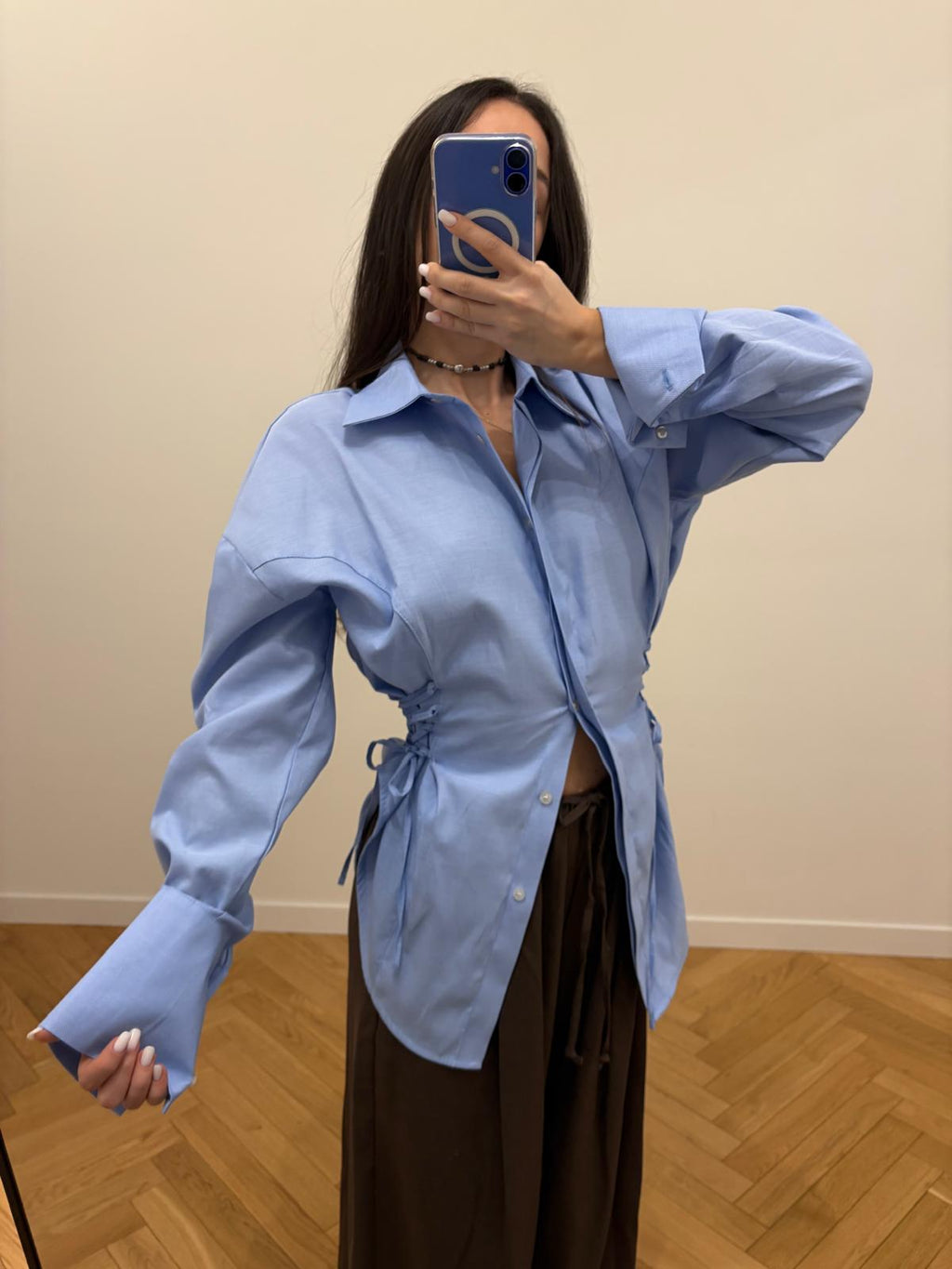 CAMICIA CON LACCETTI REGOLABILI