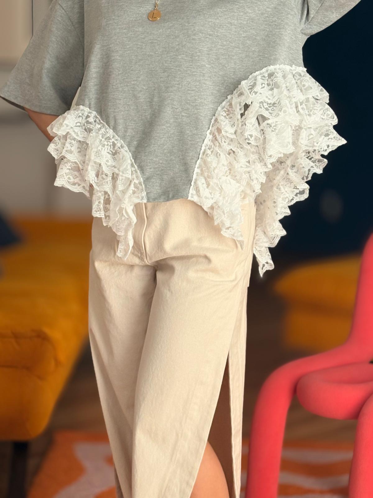 T-SHIRT CON DETTAGLIO PIZZO