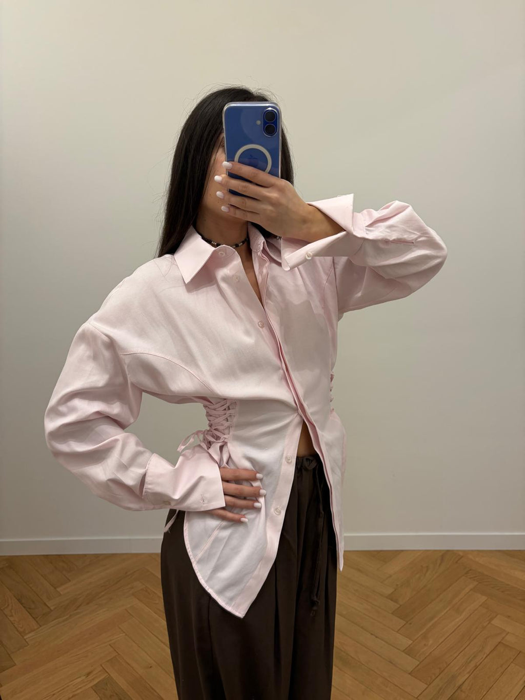 CAMICIA CON LACCETTI REGOLABILI