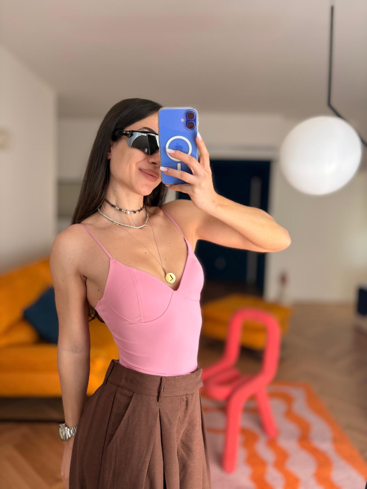 TOP CON SCOLLO A CUORE